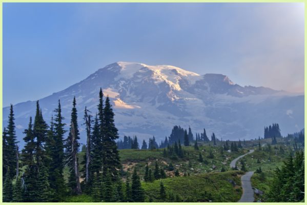 Mt Rainier viewed from the lower part of the Skyline Trail