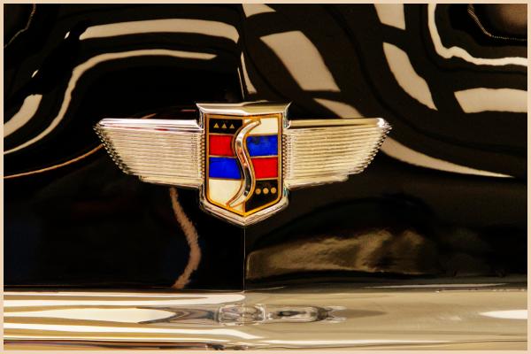 Studebaker emblem