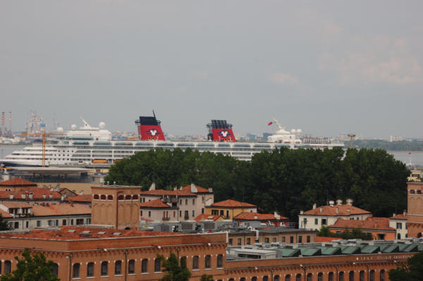 Micky comes to Venice