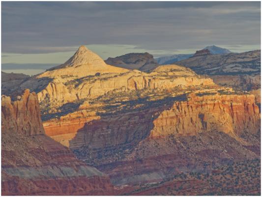 More of the late afternoons sun on the rocks east of Sunset Point